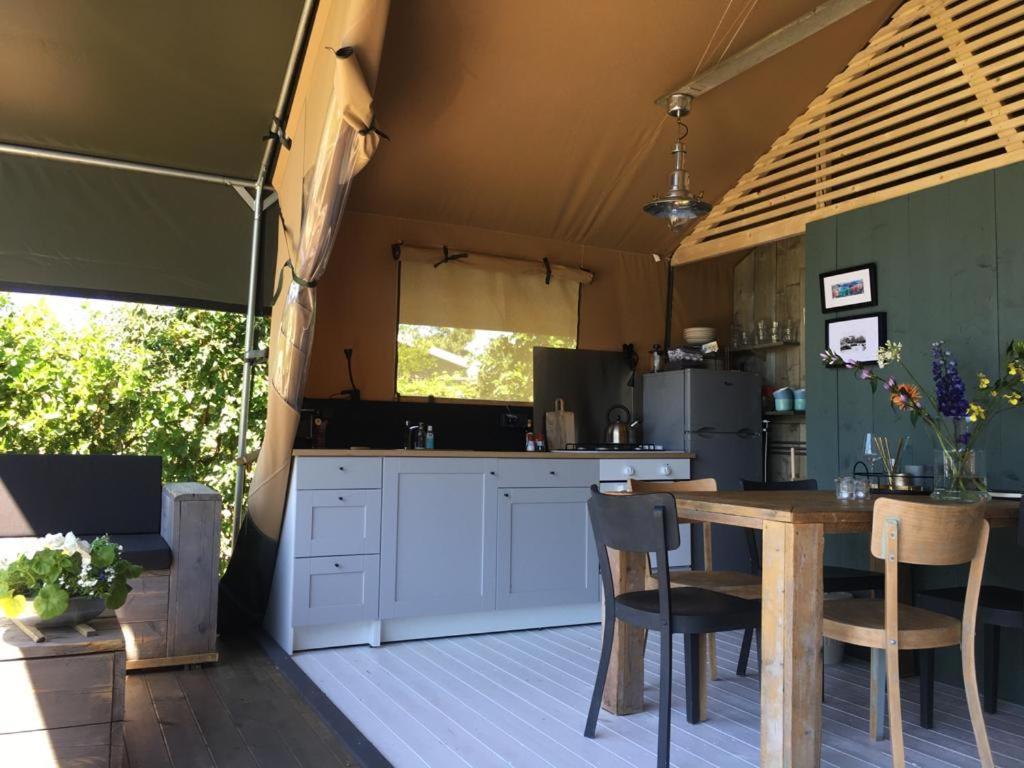 Glamping Aan De Plas Vinkeveen Ngoại thất bức ảnh
